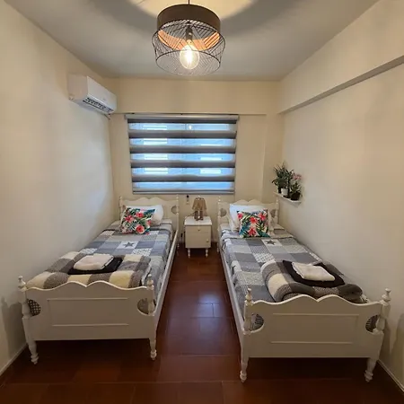 Seascape Eight דירה לרנקה