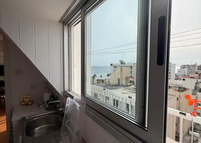 Apartment Seascape Eight